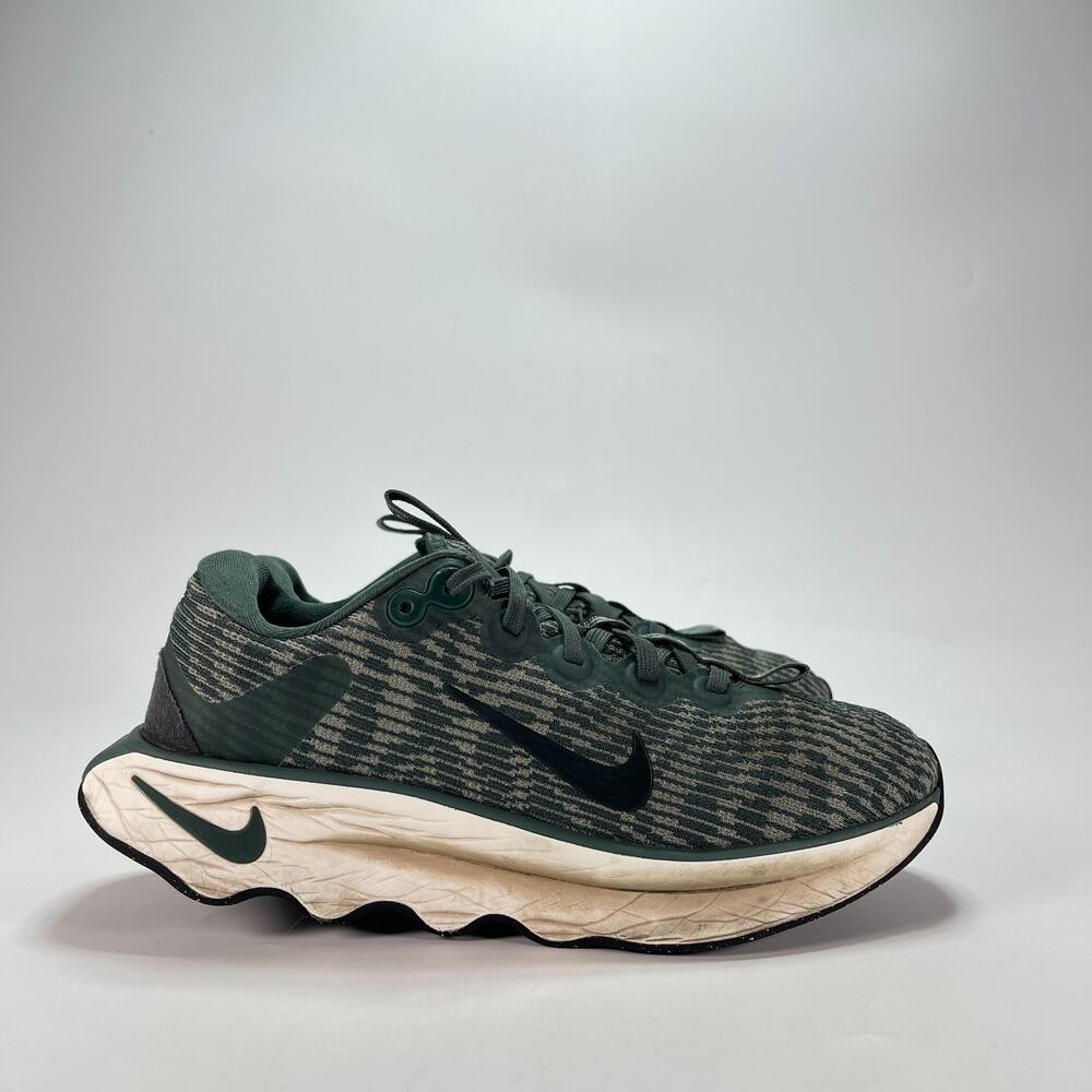 Nike Motiva Vintage Green Light Army Black Walking Shoes DV1238-301 Women's Sz 8